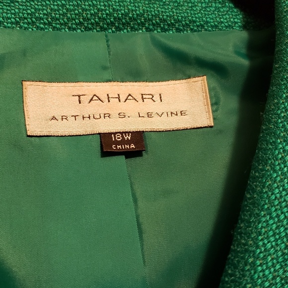 Cropped Jacket - Picture 2 of 2